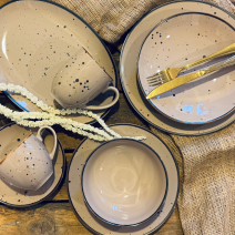 BEŻOWA ZASTAWA STOŁOWA